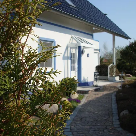 Komfortable Mit Sonniger Terrasse Und Blick Auf Den Leuchtturm * Dranske